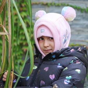 Winter pullover hat for kids with unicorn.